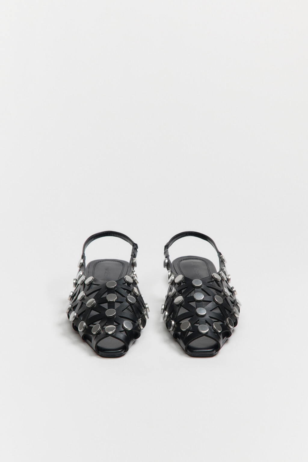 Туфли с открытой пяткой и металлическом декором - цвет черный - 4