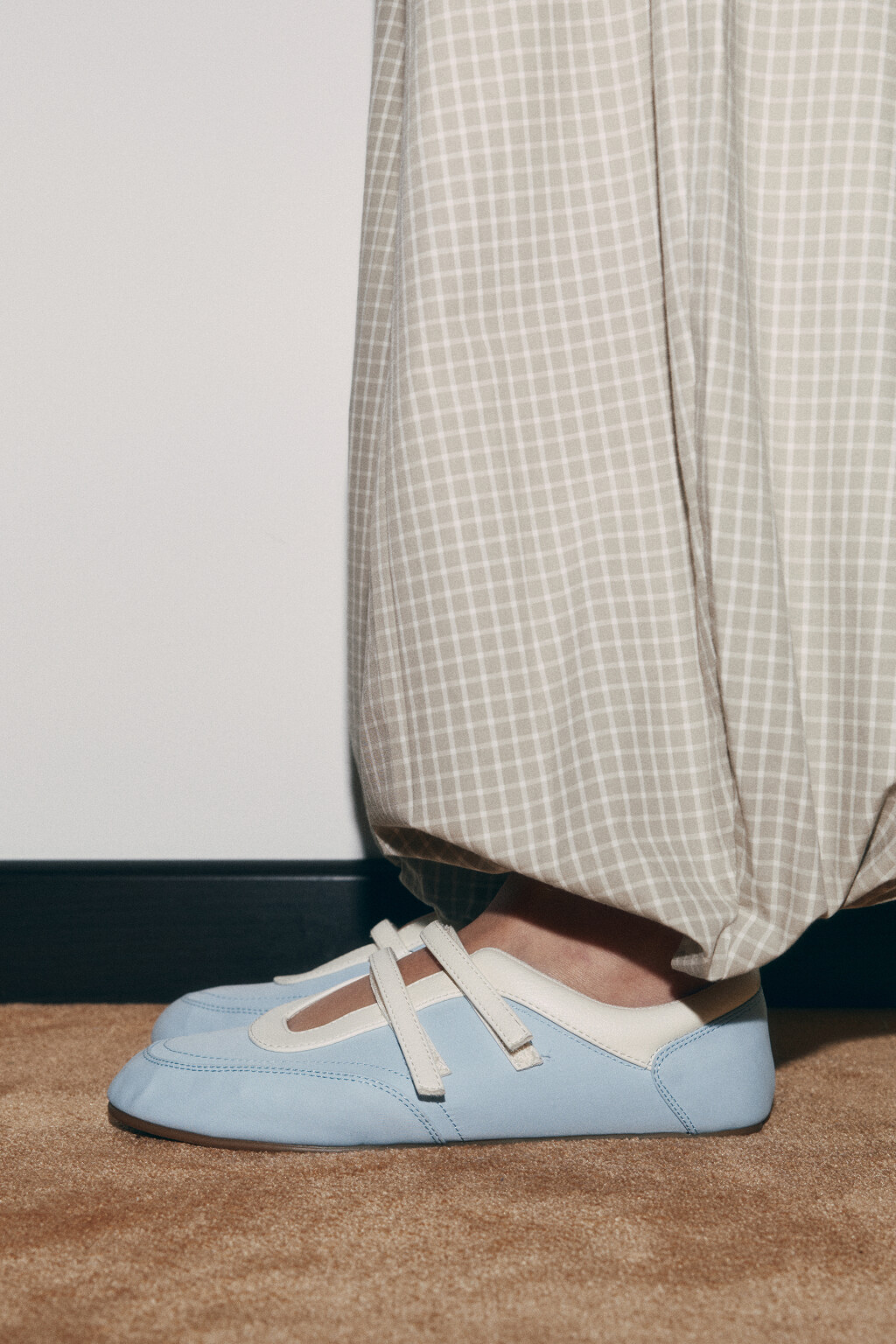 Туфли-балетки спортивные на липучках - цвет голубой - 2