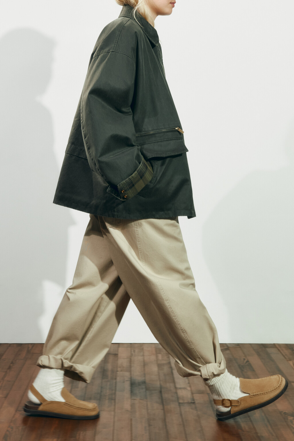 Сабо закрытые замшевые из натуральной кожи с ремешком - цвет бежевый - 8