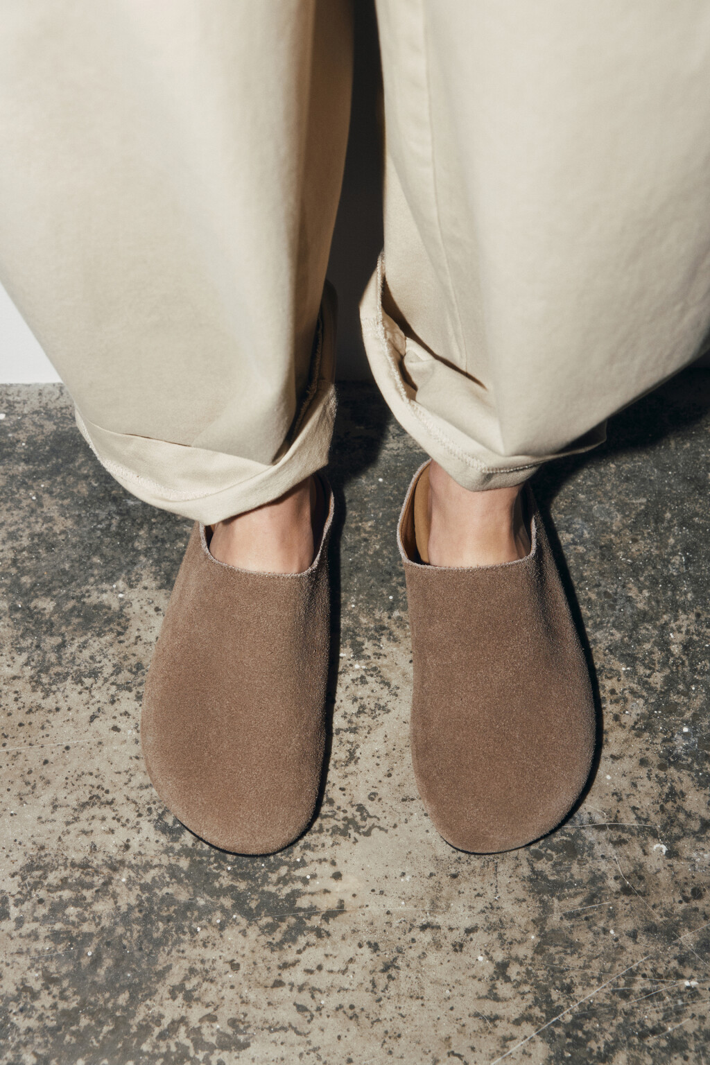 Сабо закрытые замшевые из натуральной кожи - цвет бежевый - 3