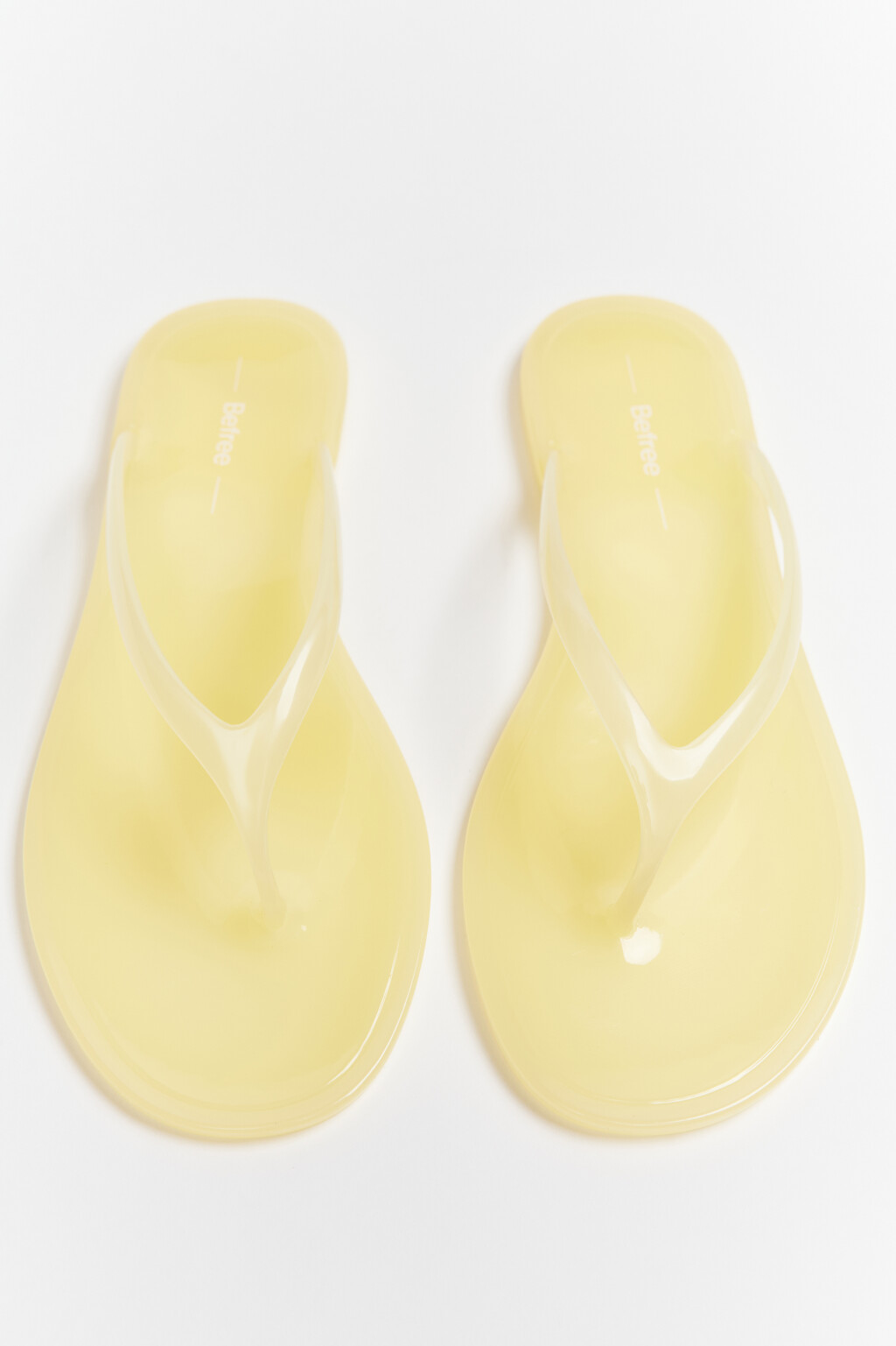 Сабо-вьетнамки глянцевые на плоской подошве - цвет желтый - 2
