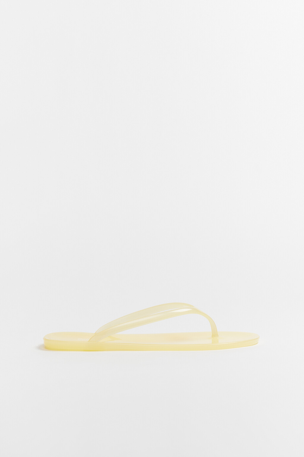 Сабо-вьетнамки глянцевые на плоской подошве - цвет желтый - 4