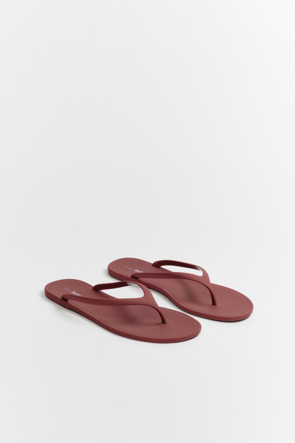Сабо-вьетнамки матовые на плоской подошве - цвет бордовый - 4