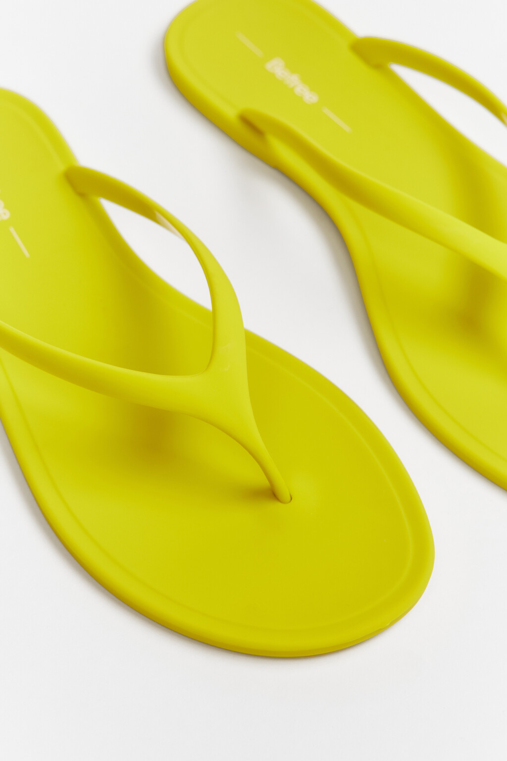 Сабо-вьетнамки матовые на плоской подошве - цвет желтый - 5