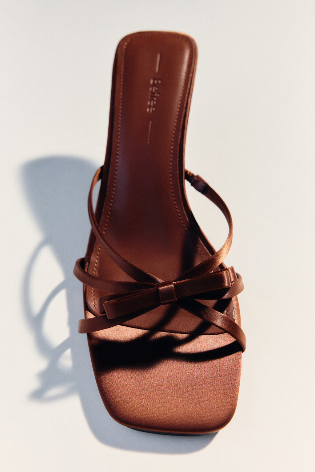 Босоножки с квадратным мысом и бантиком - цвет коричневый - 1