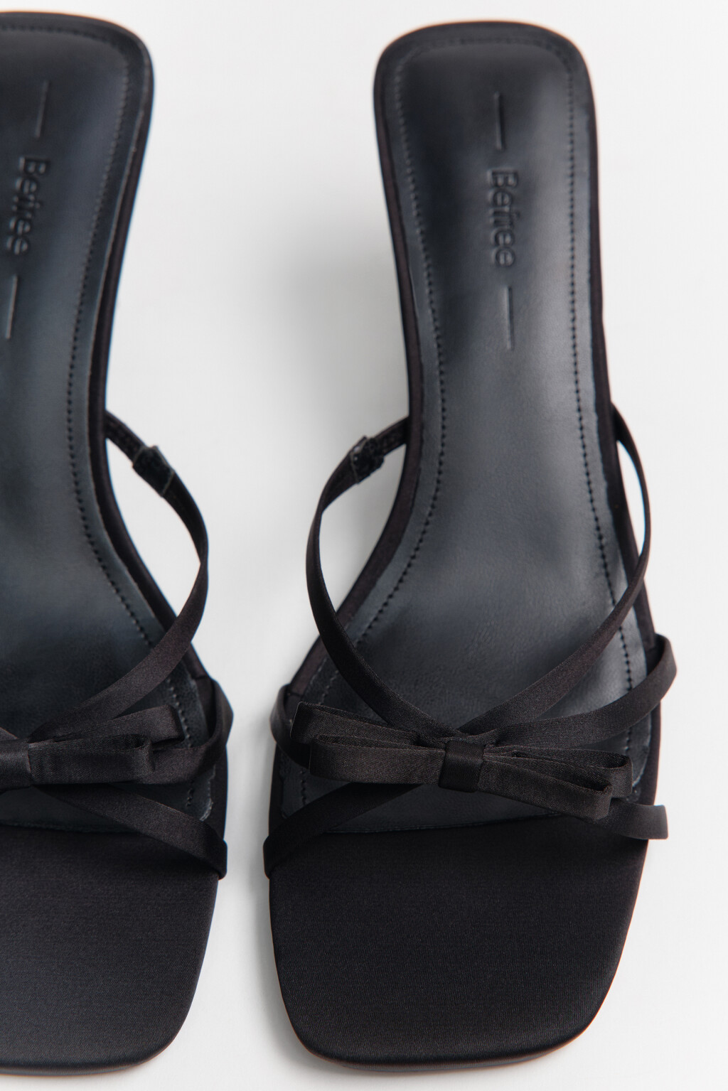 Босоножки с квадратным мысом и бантиком - цвет черный - 5
