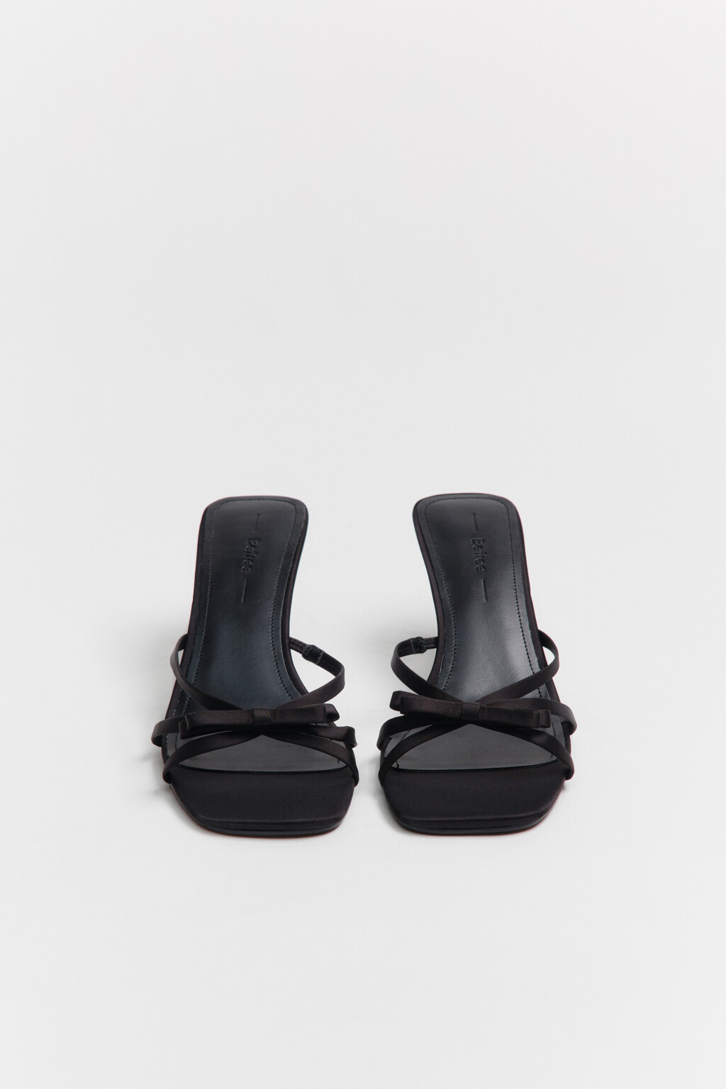 Босоножки с квадратным мысом и бантиком - цвет черный - 8