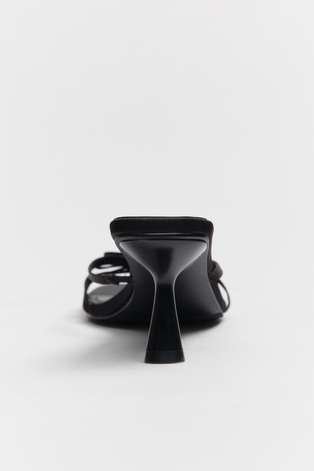 Босоножки с квадратным мысом и бантиком - цвет черный - 10