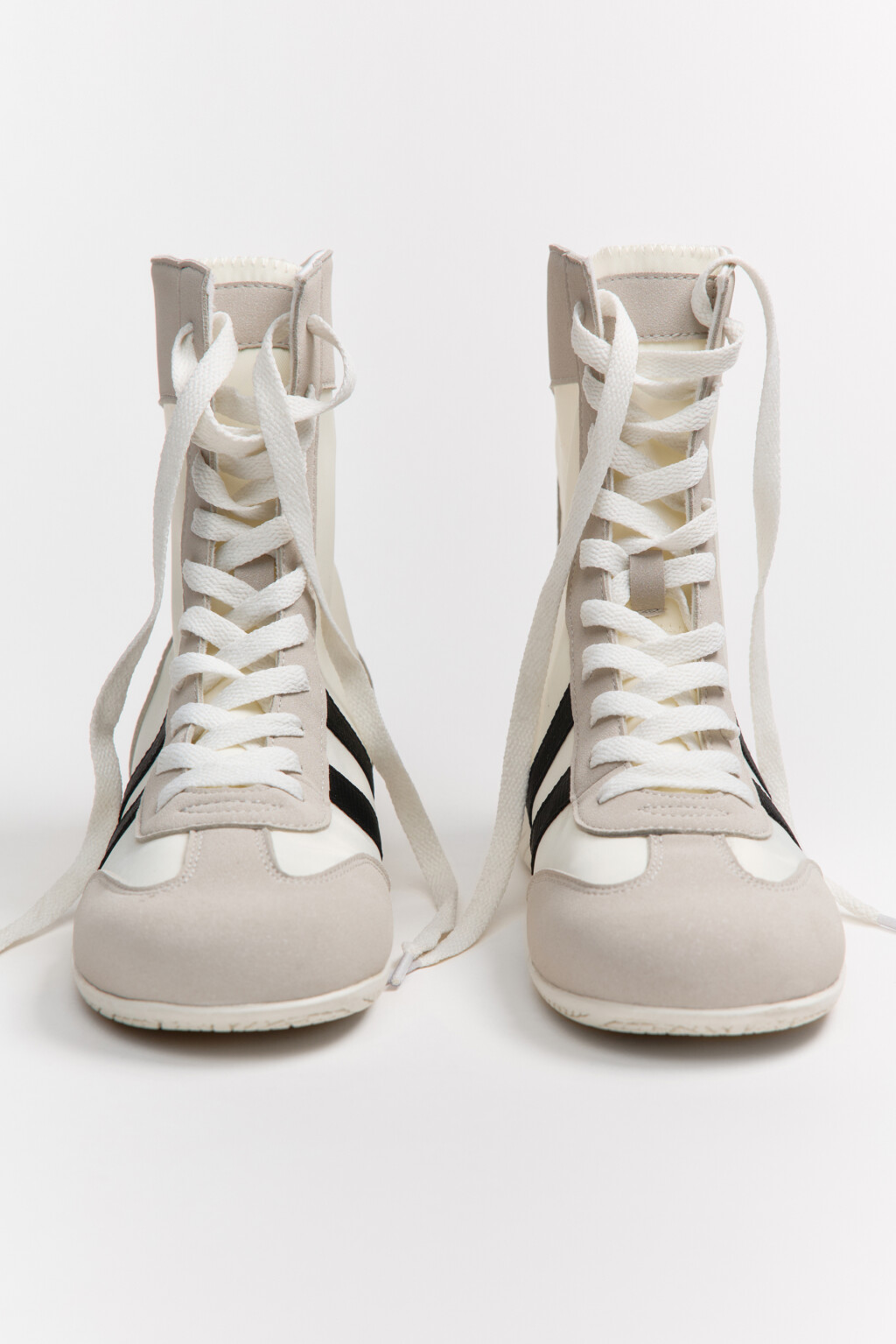 Кеды высокие с лампасами и вставками под замшу - цвет белый - 2
