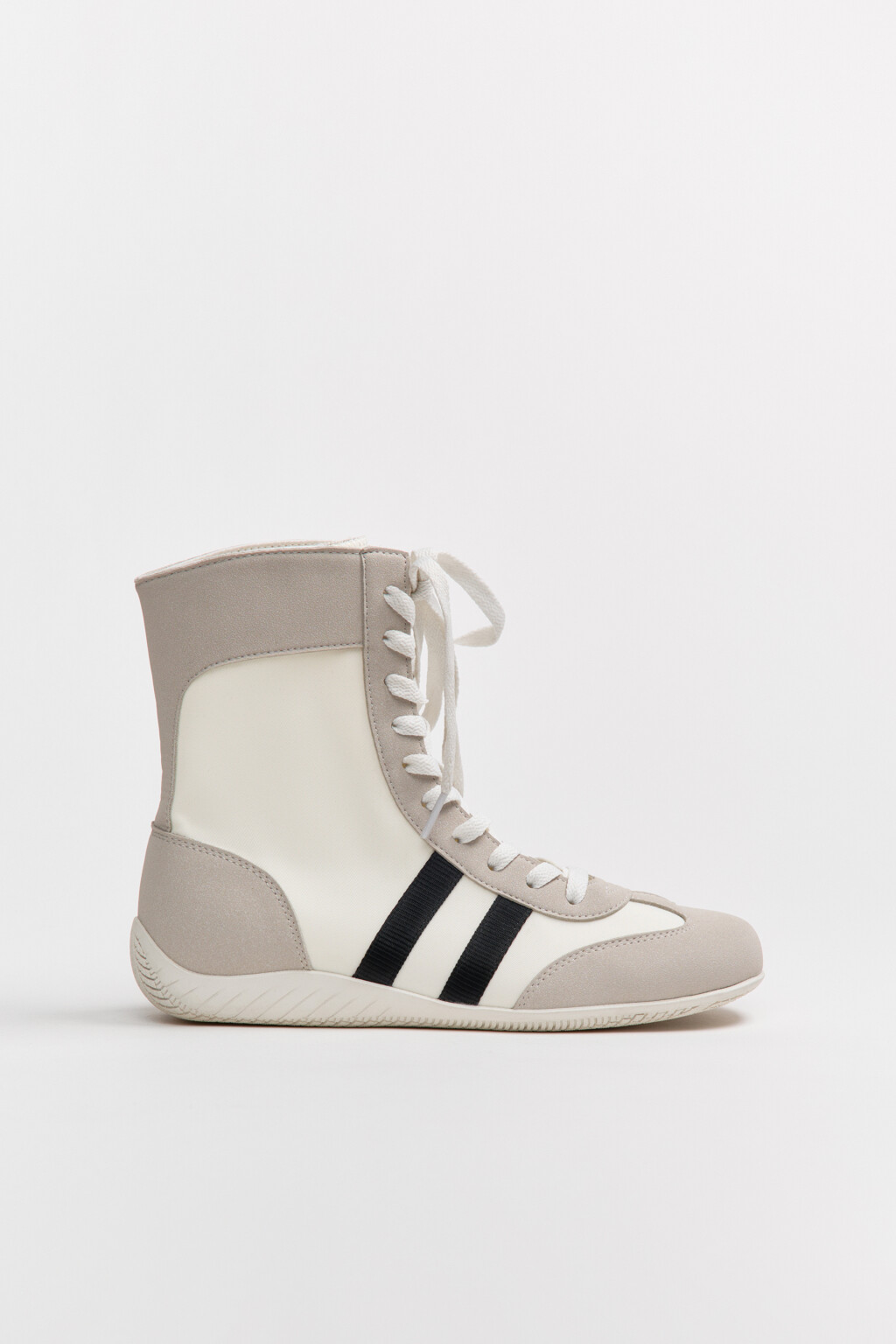 Кеды высокие с лампасами и вставками под замшу - цвет белый - 1