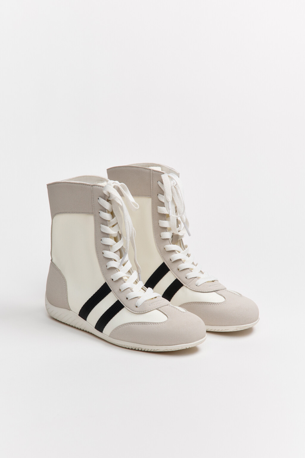Кеды высокие с лампасами и вставками под замшу - цвет белый - 4