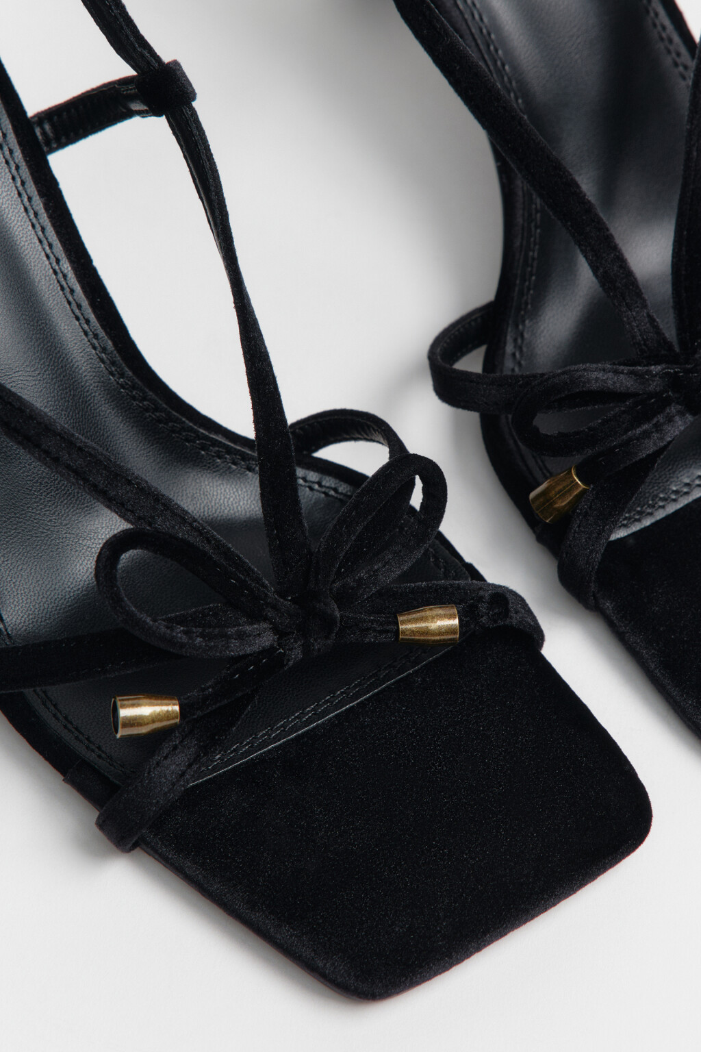 Босоножки с квадратным мысом и бантиком - цвет черный - 7