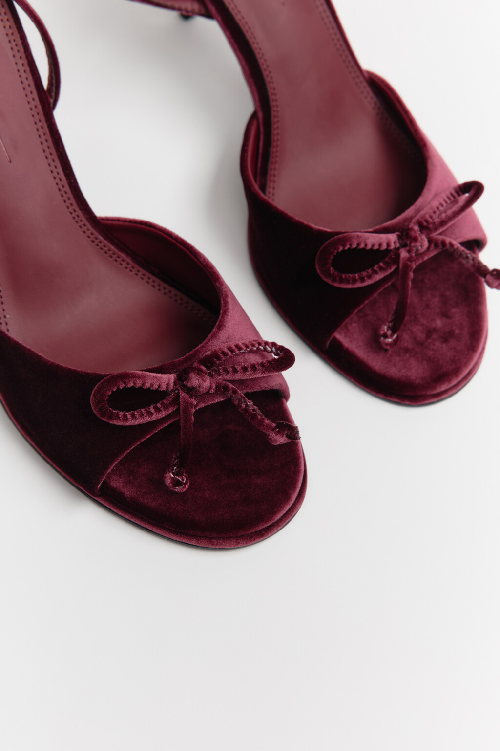 Босоножки бархатные с ремешком на щиколотке и бантиком - цвет бордовый - 6