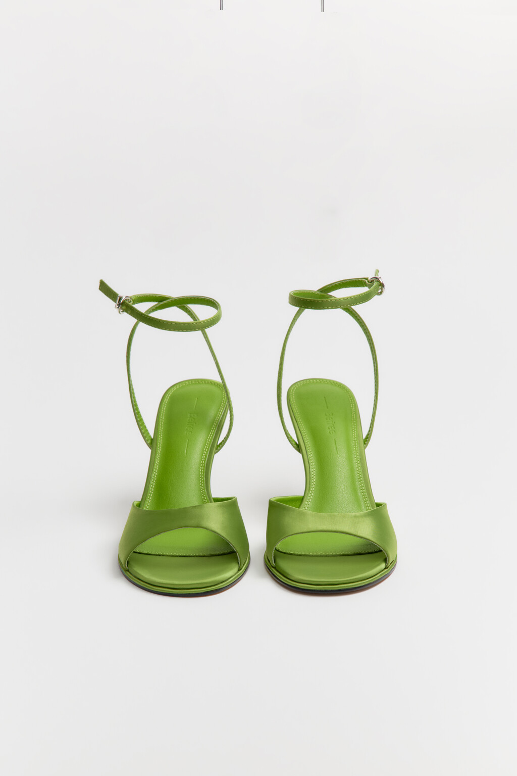Босоножки атласные с ремешком на щиколотке - цвет зеленый - 3
