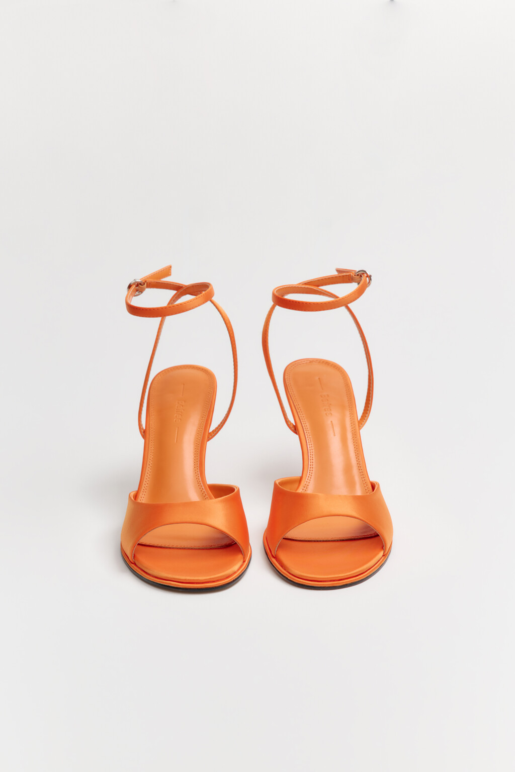 Босоножки атласные с ремешком на щиколотке - цвет оранжевый - 2