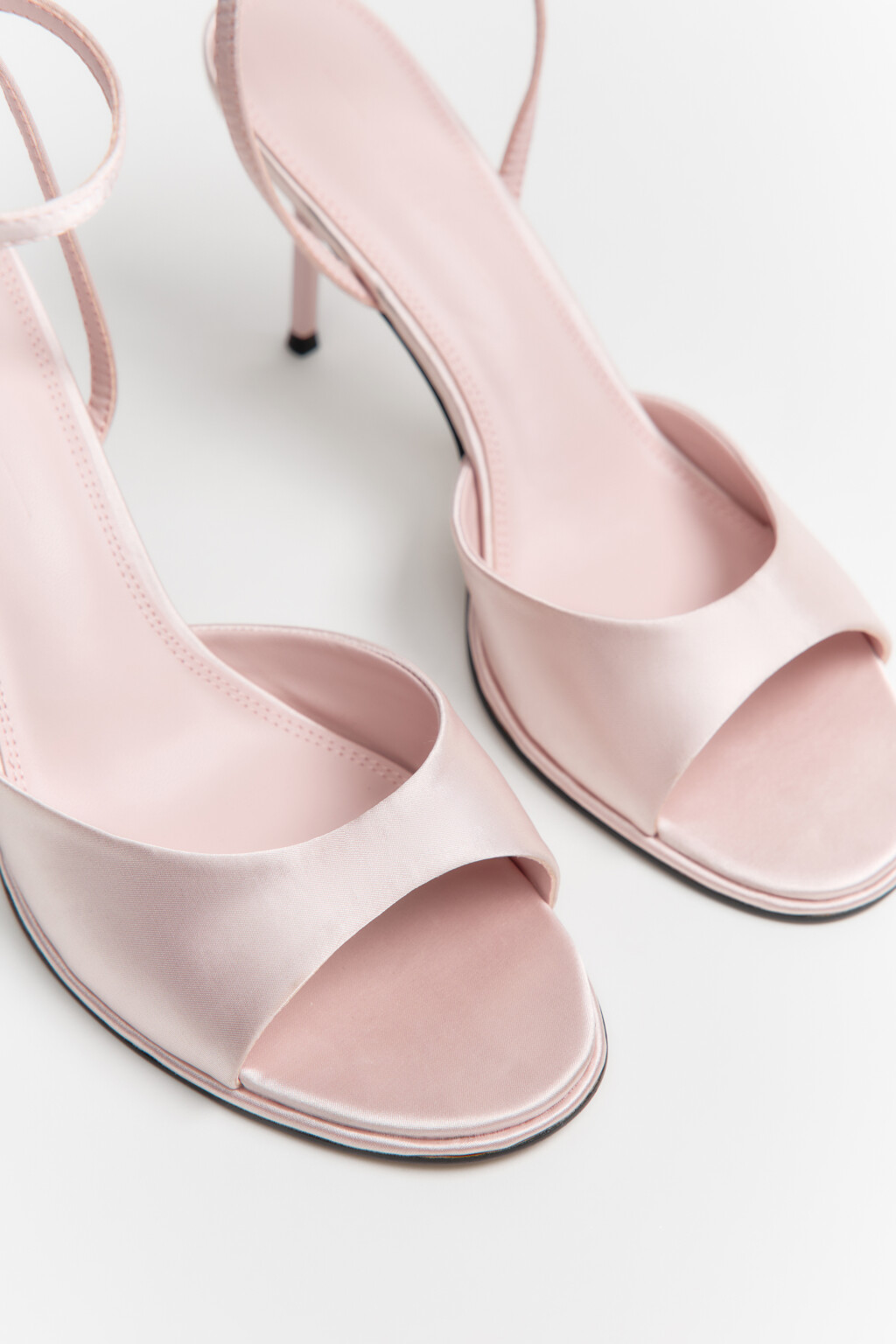 Босоножки атласные с ремешком на щиколотке - цвет розовый - 6