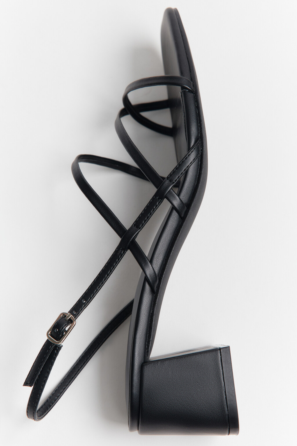 Босоножки с ремешками на квадратном каблуке - цвет черный - 2