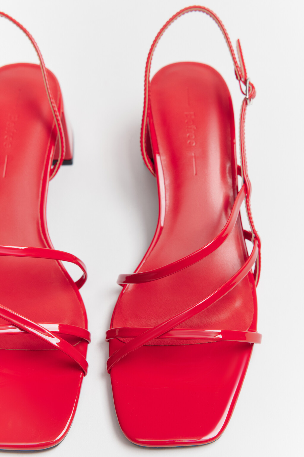 Босоножки с ремешками на квадратном каблуке - цвет красный - 3