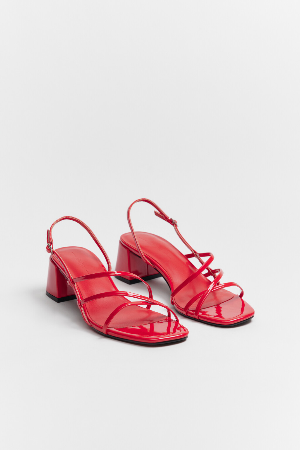 Босоножки с ремешками на квадратном каблуке - цвет красный - 5