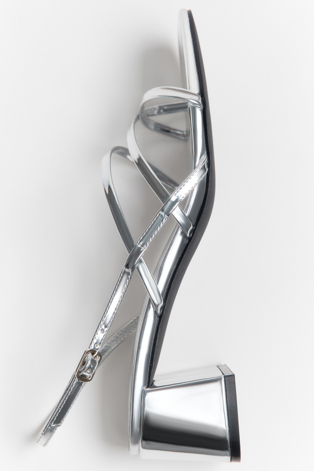 Босоножки с ремешками на квадратном каблуке - цвет серый - 4