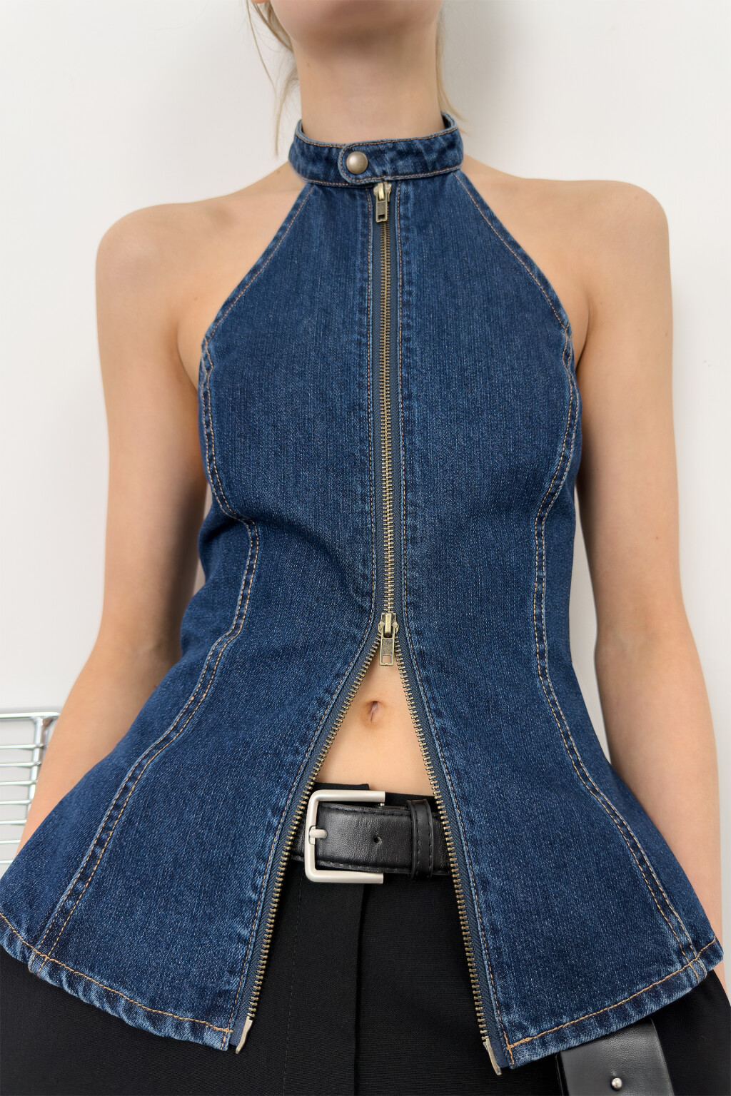 Топ-халтер джинсовый на молнии - цвет синий - 2