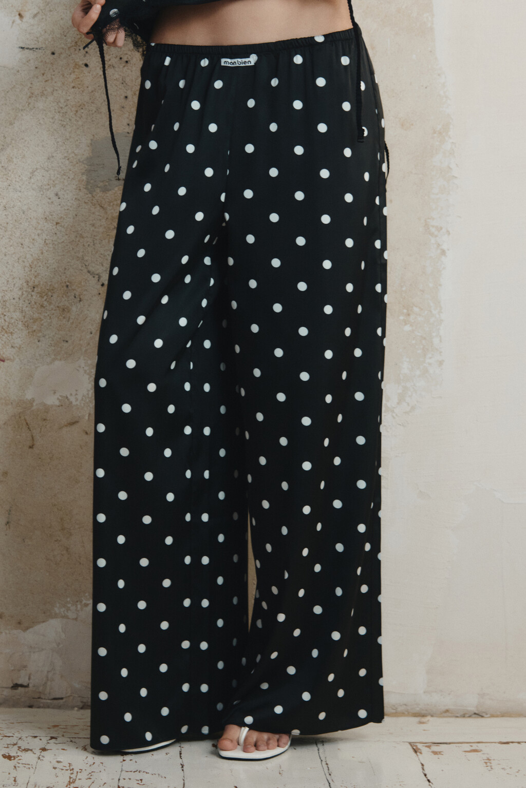 Брюки домашние атласные на резинке - цвет белый - 1