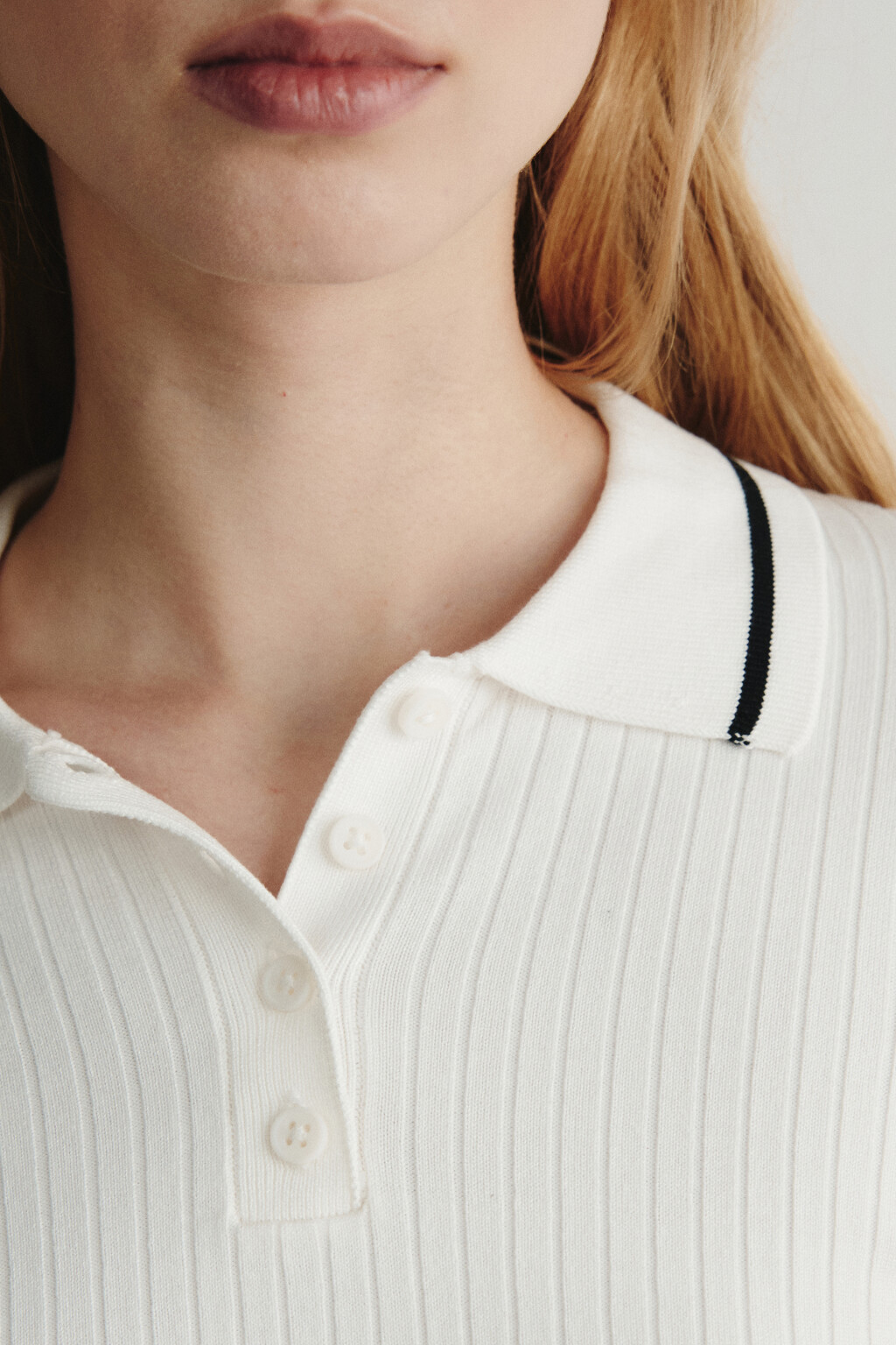 Джемпер-поло на пуговицах облегающий вязаный в рубчик - цвет молочный - 5