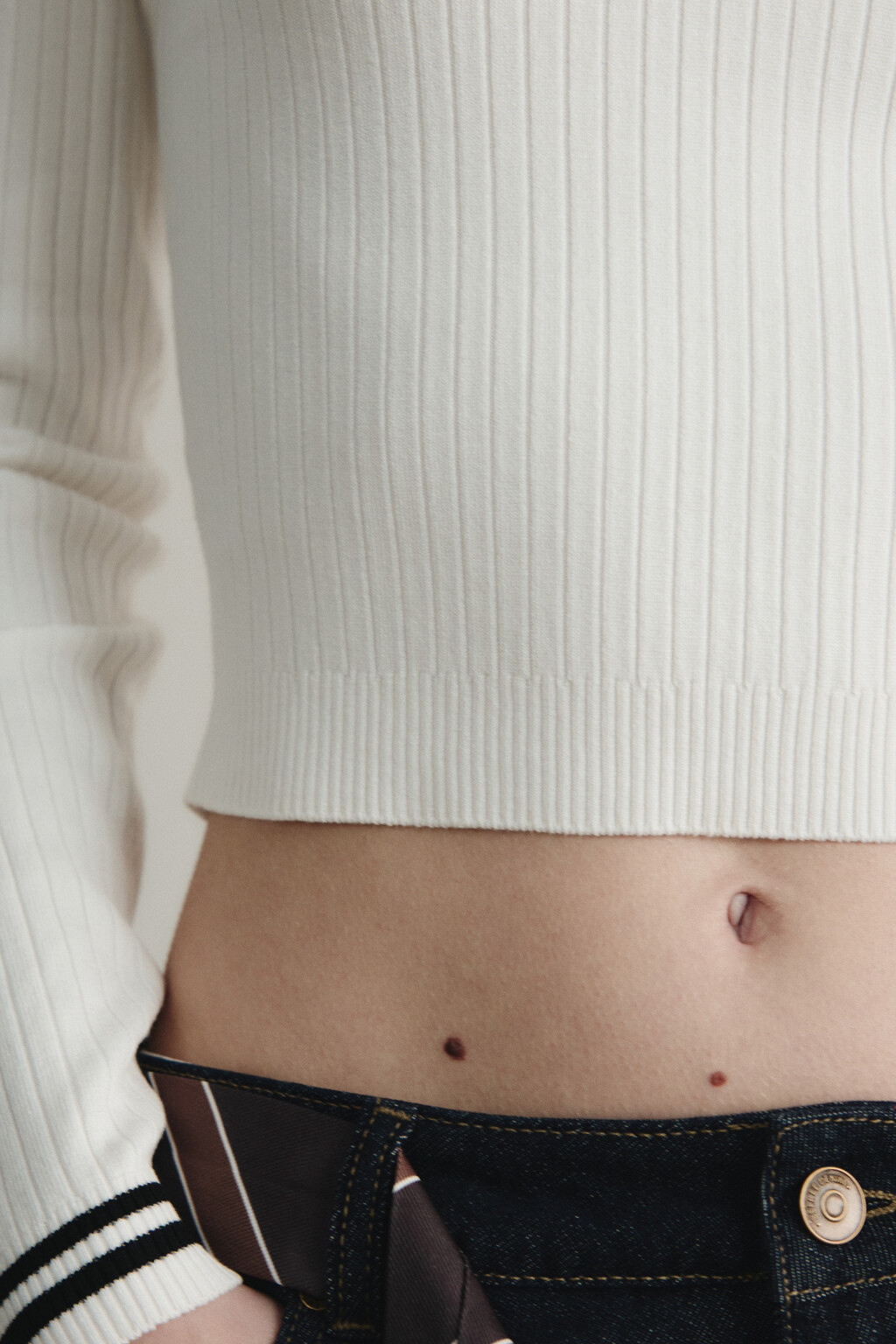 Джемпер-поло на пуговицах облегающий вязаный в рубчик - цвет молочный - 6