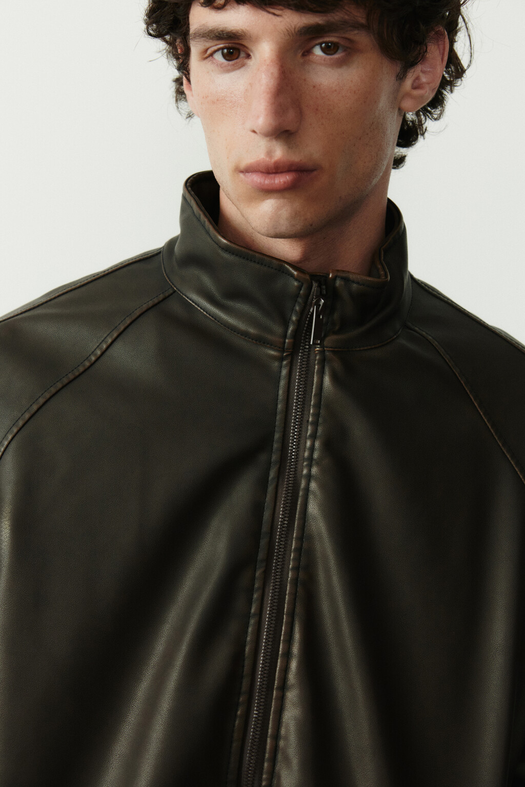 Куртка демисезонная с воротником-стойкой - цвет коричневый - 6
