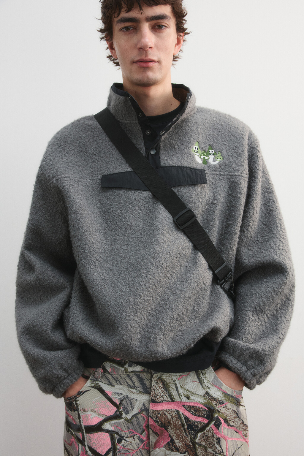 Толстовка флисовая с воротником-стойкой и вышивкой - цвет серый - 1