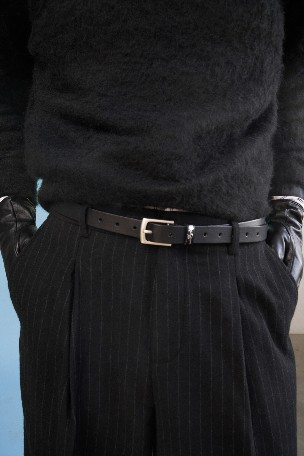 Ремень брючный из натуральной кожи с розой - цвет черный - 1