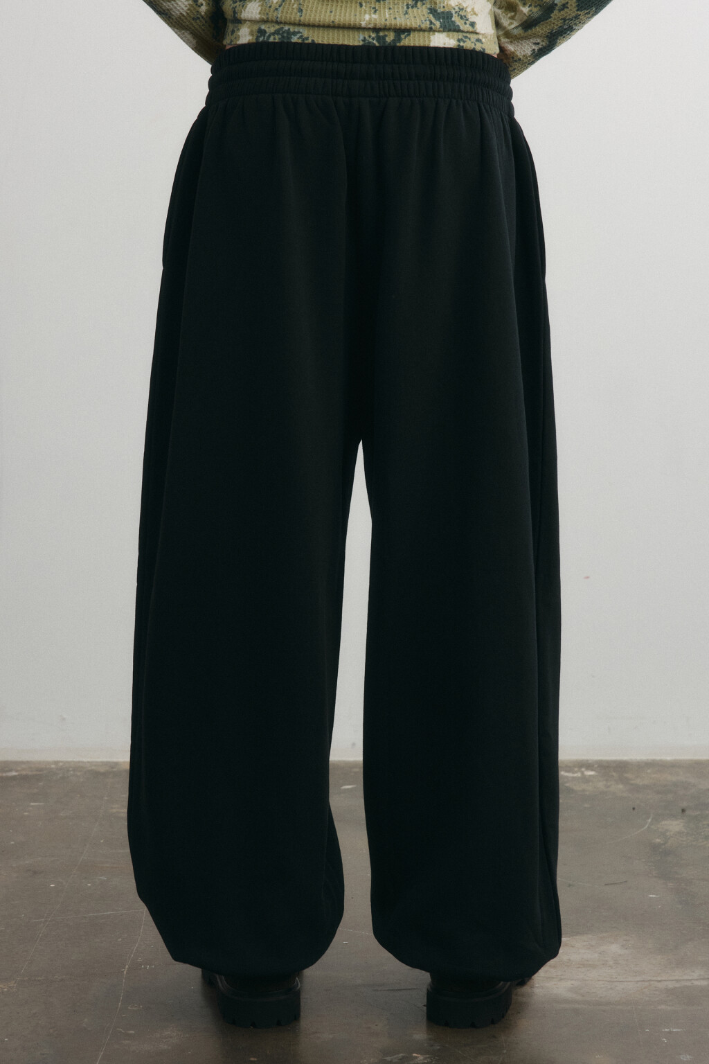 Брюки-джоггеры спортивные утепленные на завязках - цвет черный - 3