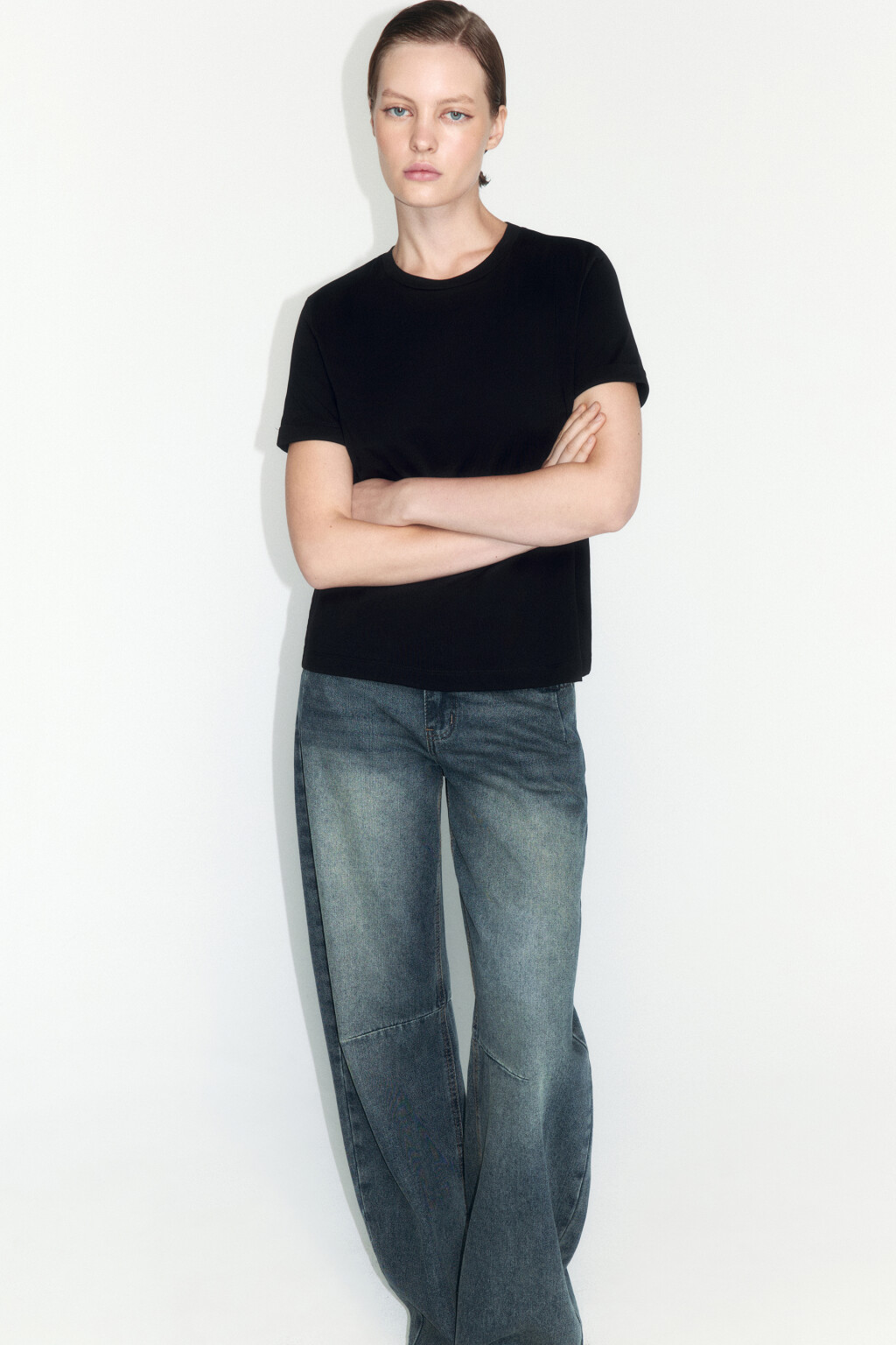 Футболка базовая с подвернутыми рукавами - цвет черный - 1