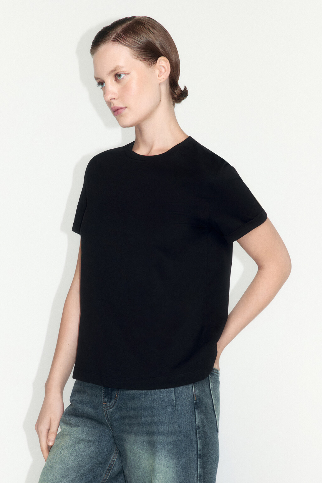 Футболка базовая с подвернутыми рукавами - цвет черный - 3