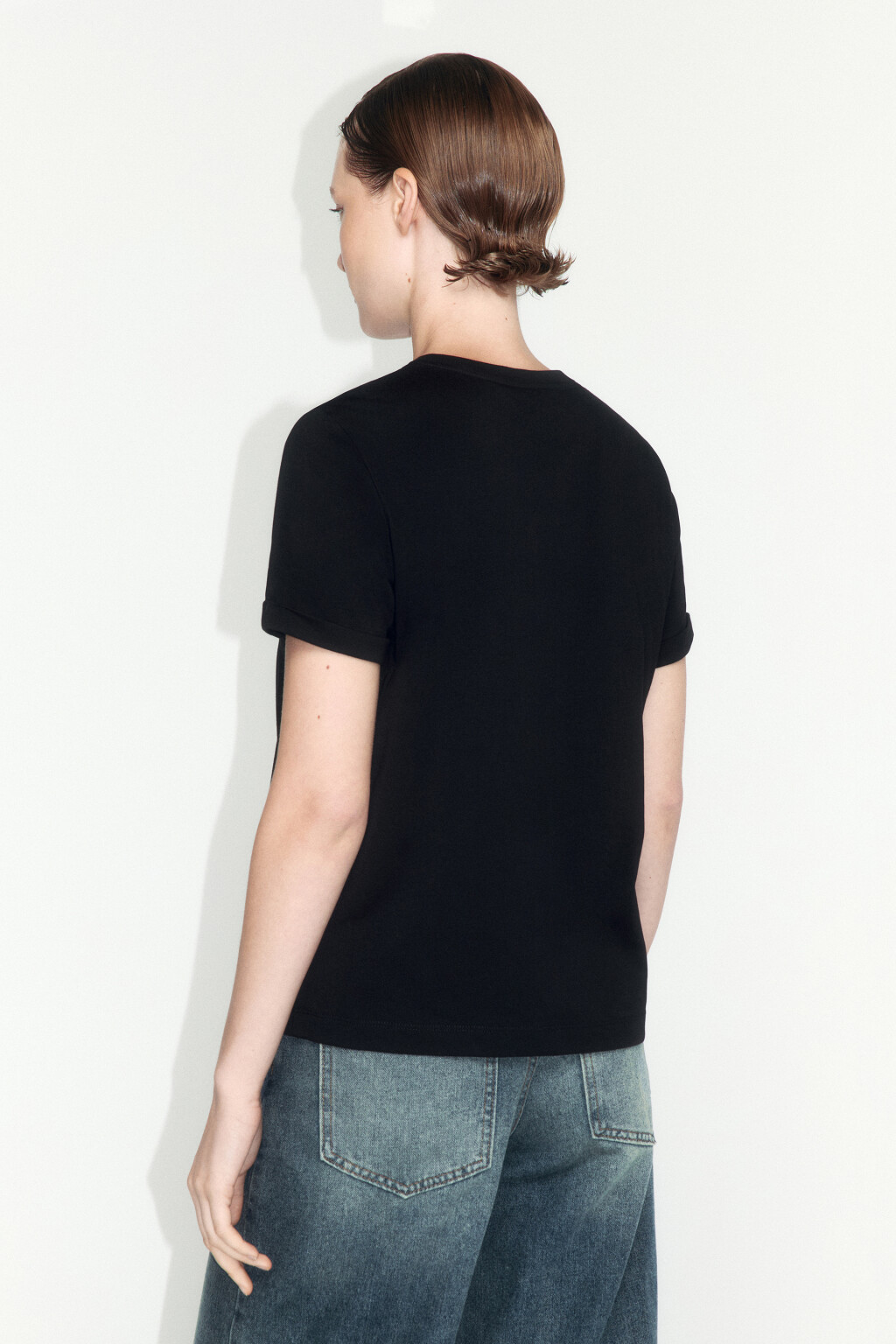 Футболка базовая с подвернутыми рукавами - цвет черный - 4