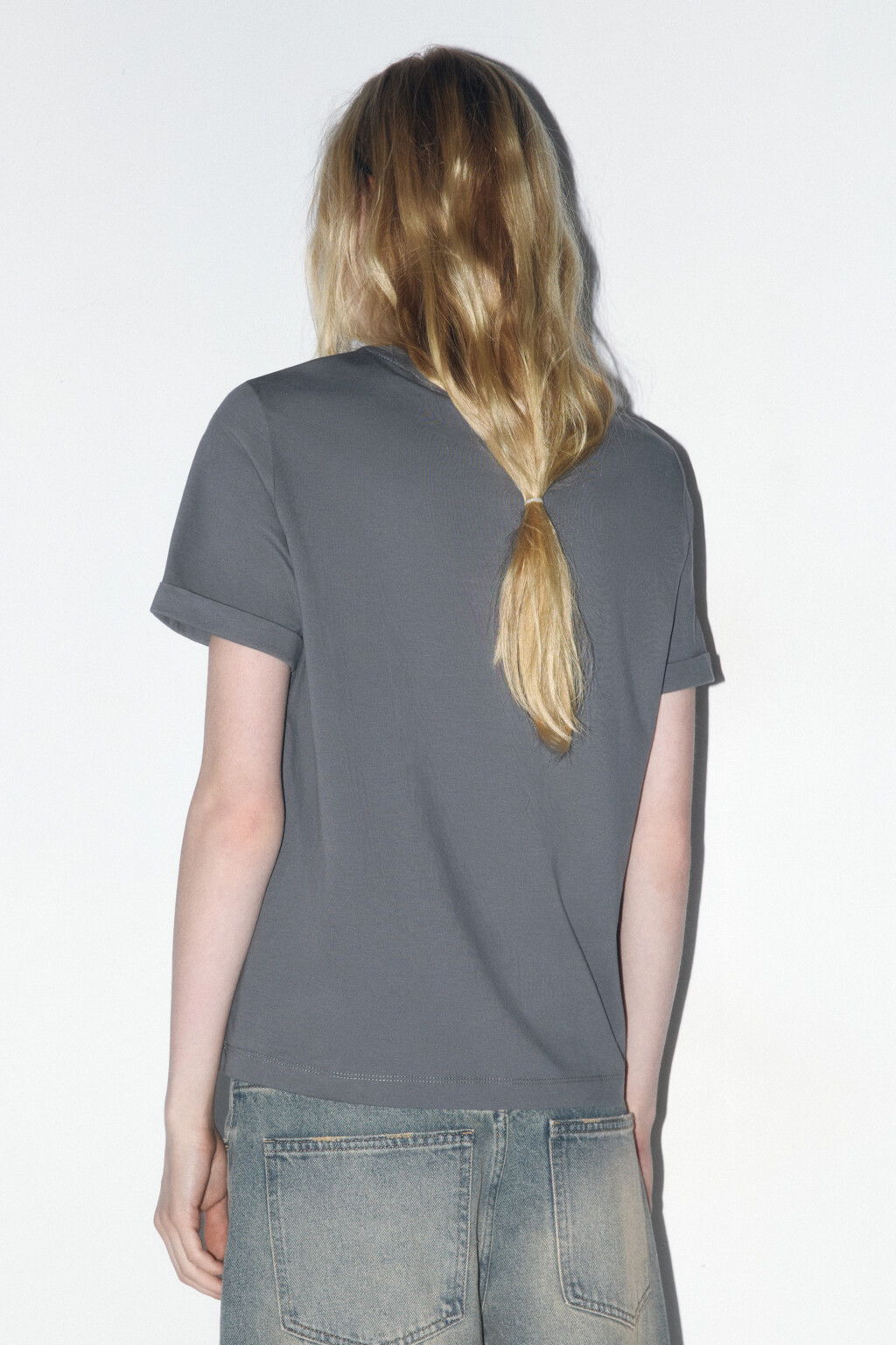 Футболка базовая с подвернутыми рукавами - цвет серый - 4