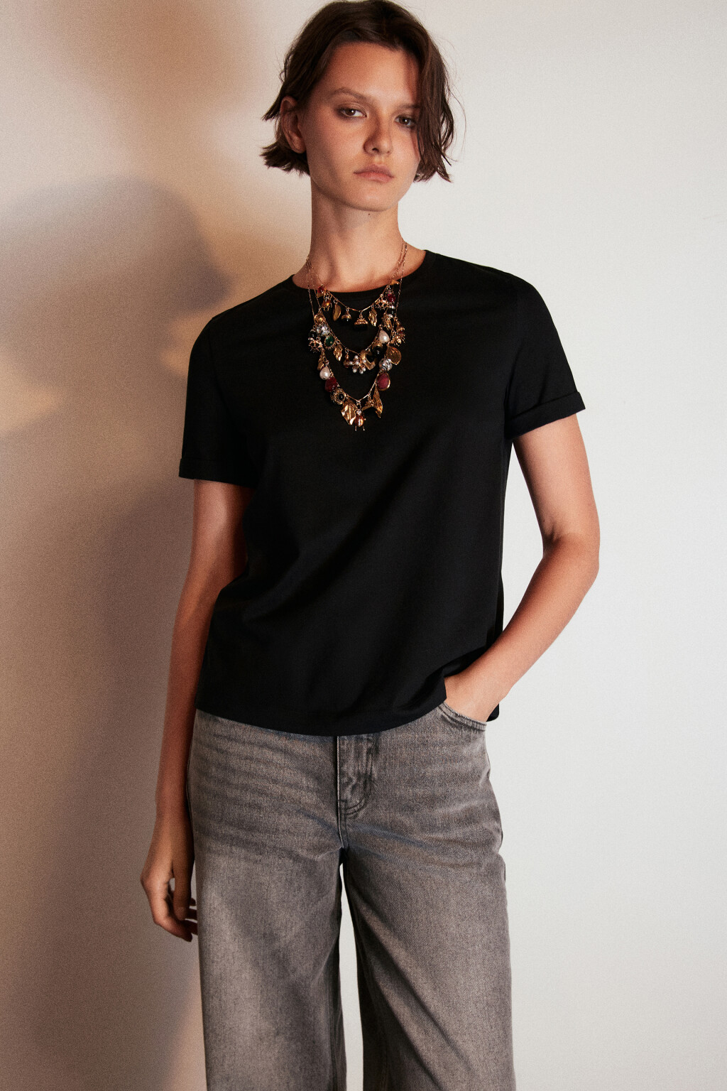 Футболка базовая с подвернутыми рукавами - цвет черный - 1