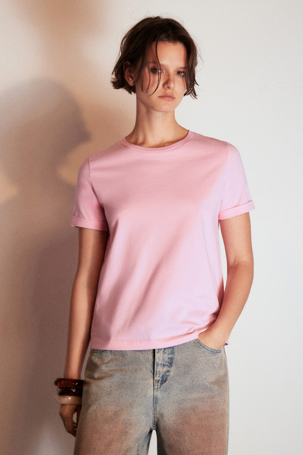 Футболка базовая с подвернутыми рукавами - цвет розовый - 2