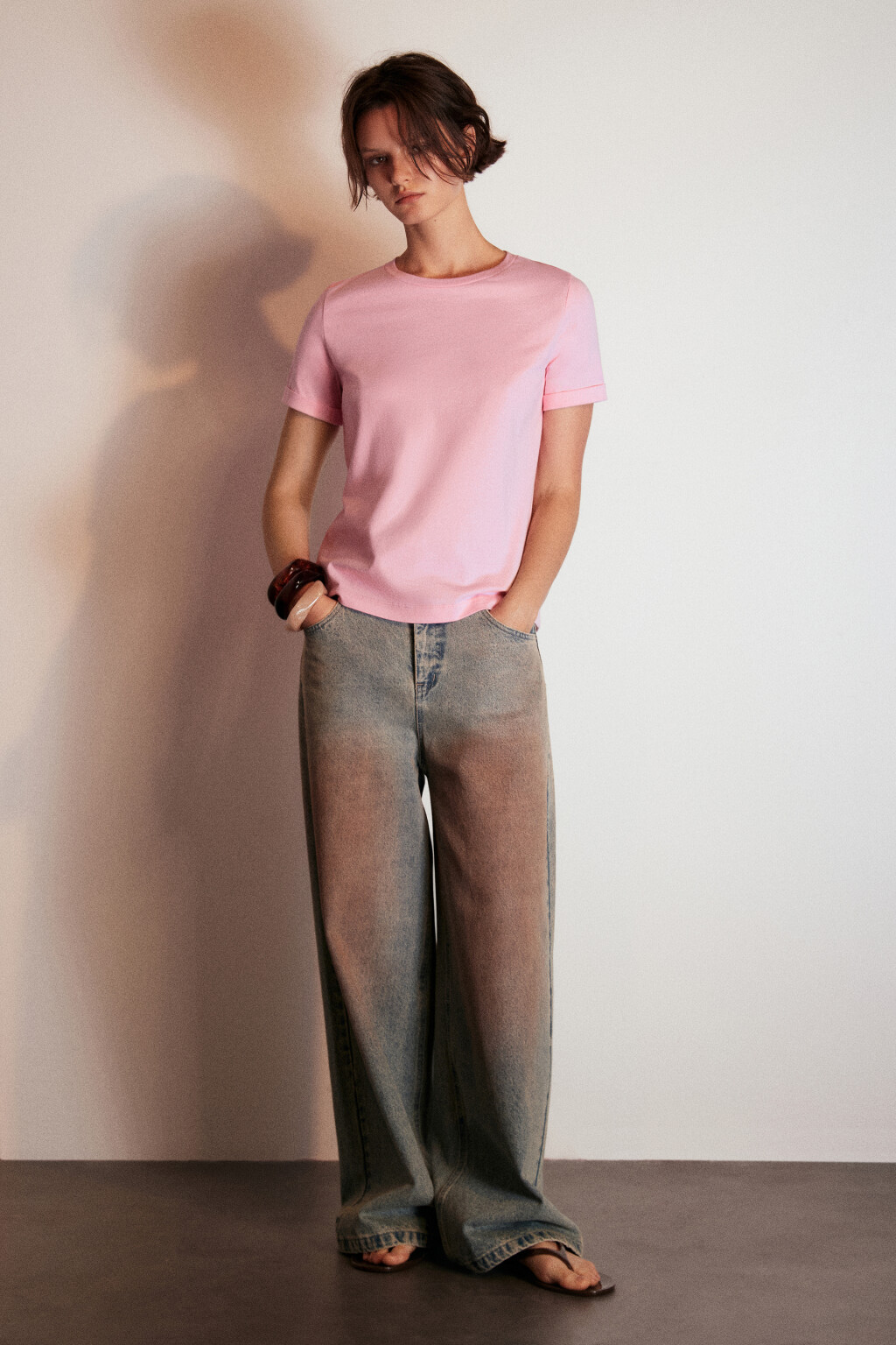 Футболка базовая с подвернутыми рукавами - цвет розовый - 4