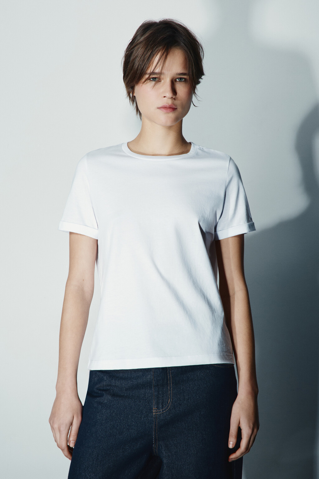 Футболка короткая базовая из хлопка - цвет белый - 2