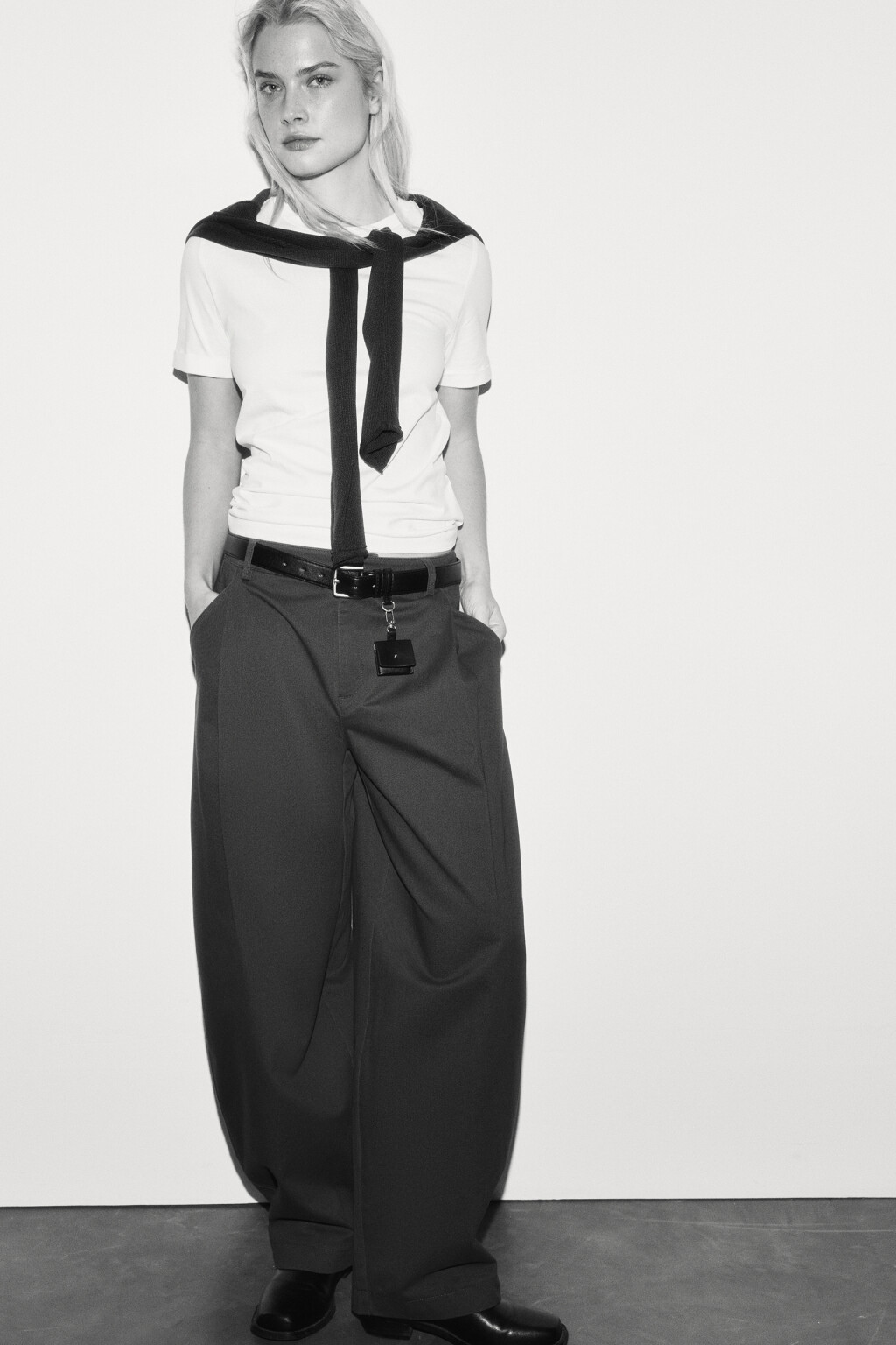 Футболка короткая базовая из хлопка - цвет белый - 2