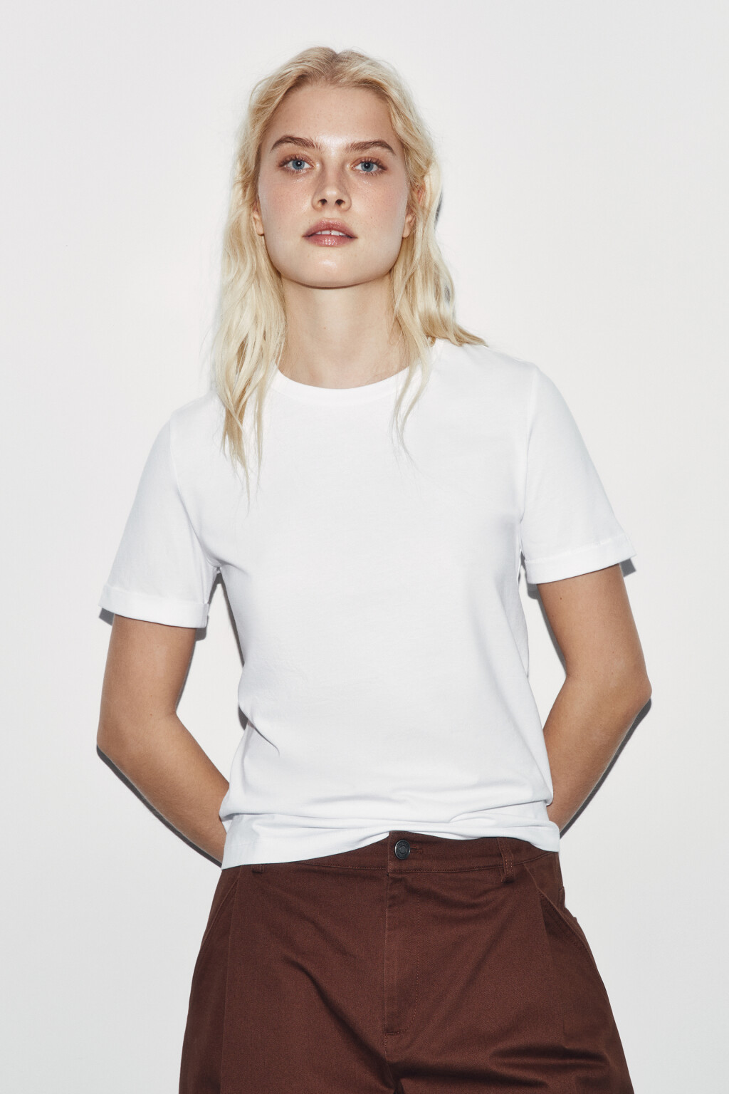 Футболка короткая базовая из хлопка - цвет белый - 3