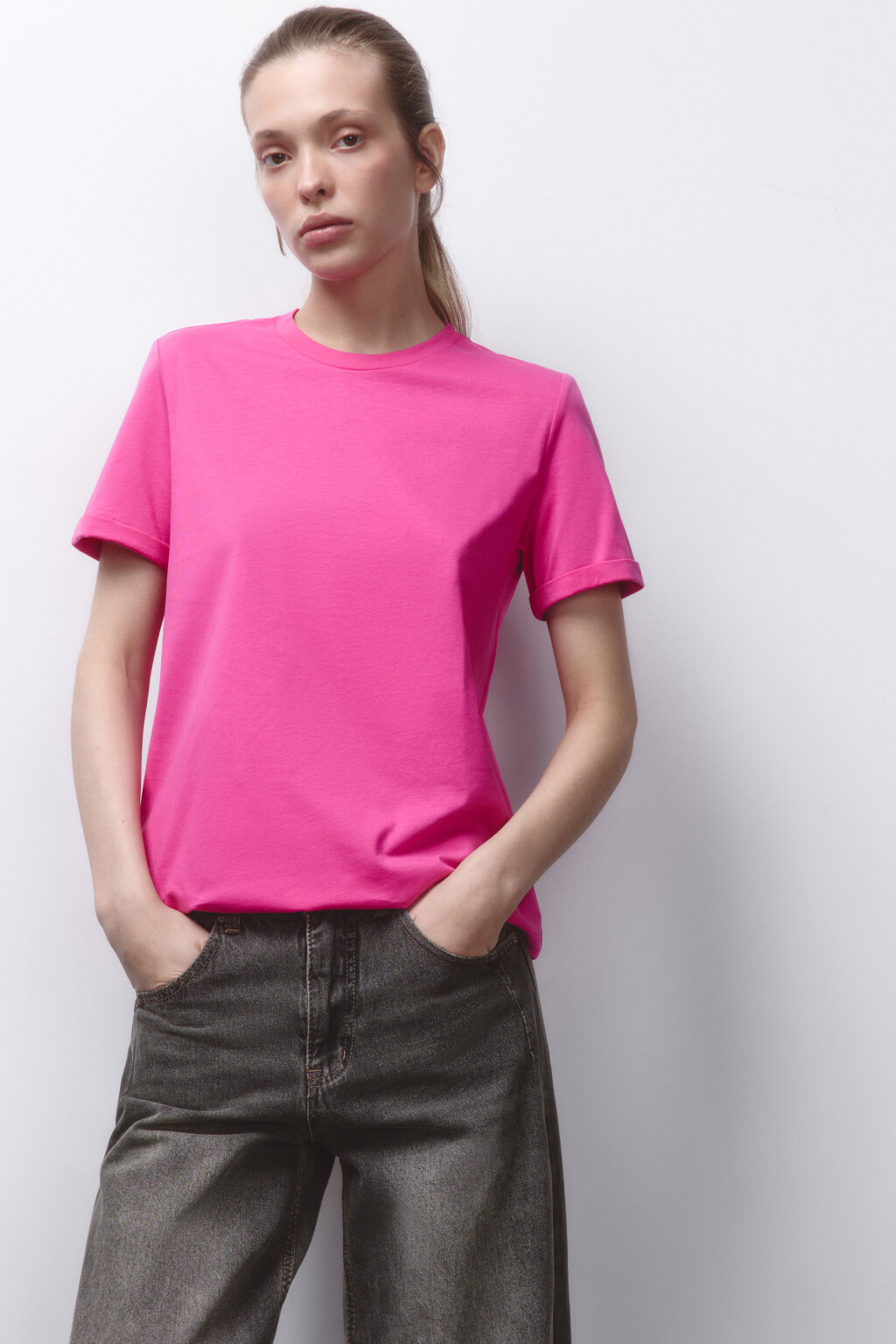Футболка базовая с подвернутыми рукавами - цвет розовый - 1