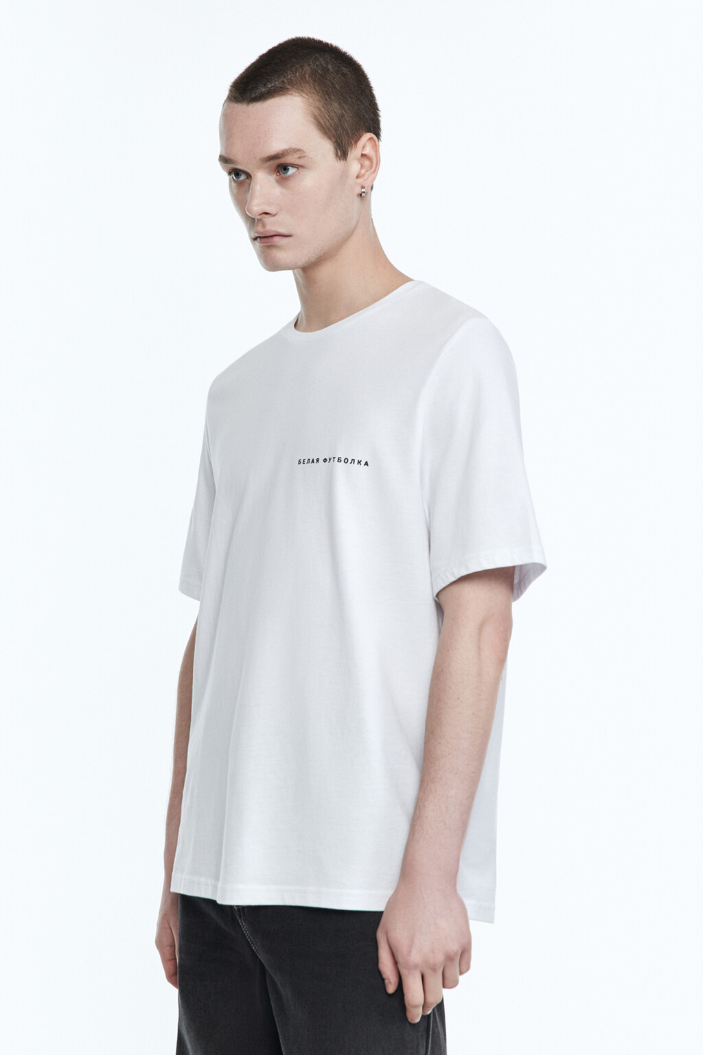 Футболка прямая хлопковая с принтом-надписью на груди - цвет белый - 5
