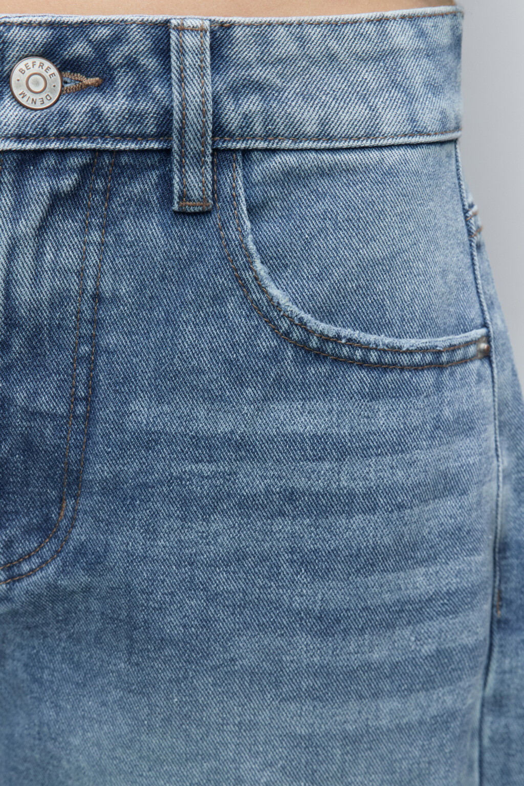 Джинсы-бананы широкие с декоративными швами - цвет голубой - 6