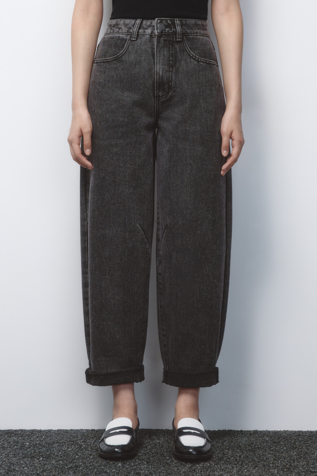 Джинсы-бананы широкие с подворотами - цвет серый - 2