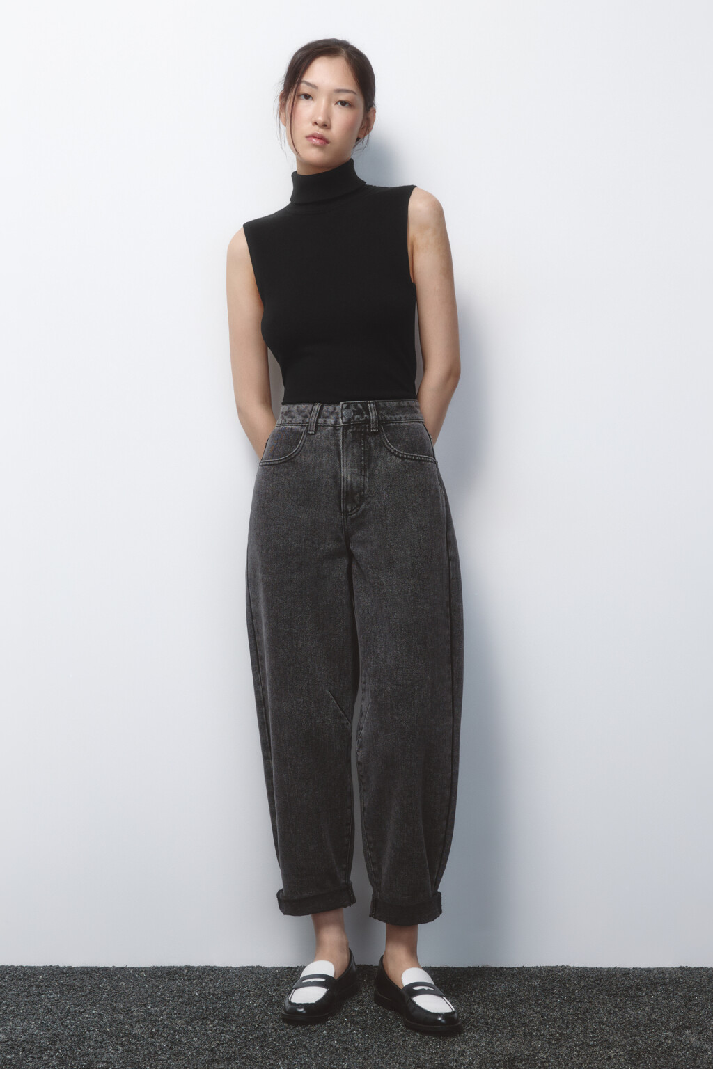 Джинсы-бананы широкие с подворотами - цвет серый - 5