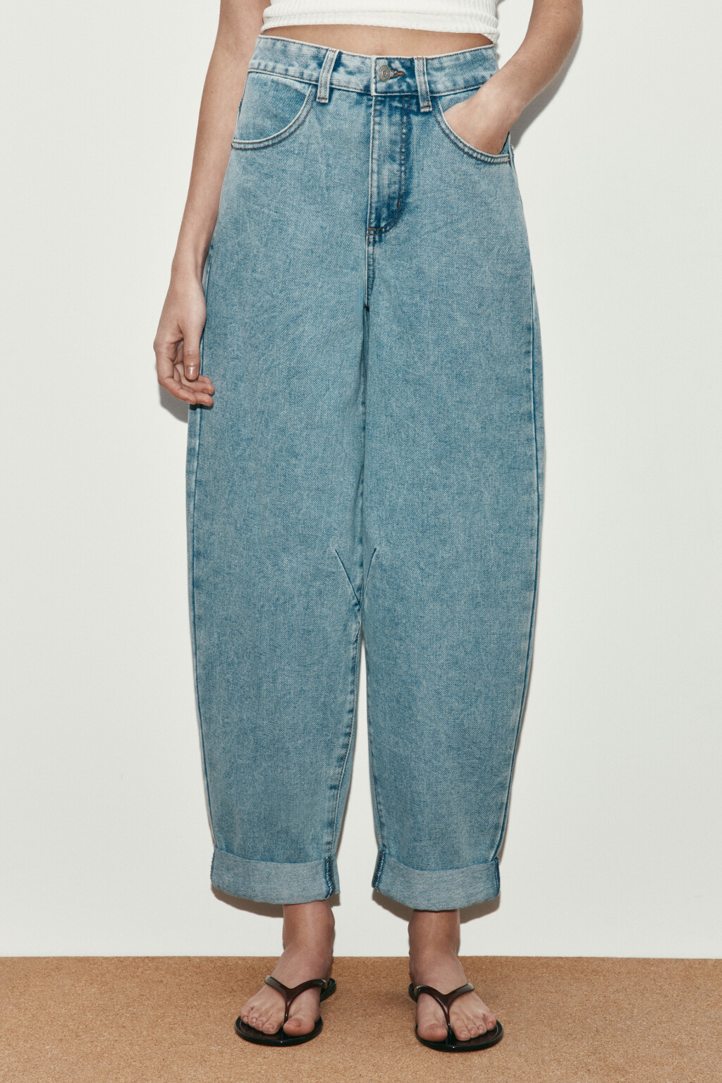 Джинсы-бананы с высокой посадкой - цвет голубой - 2