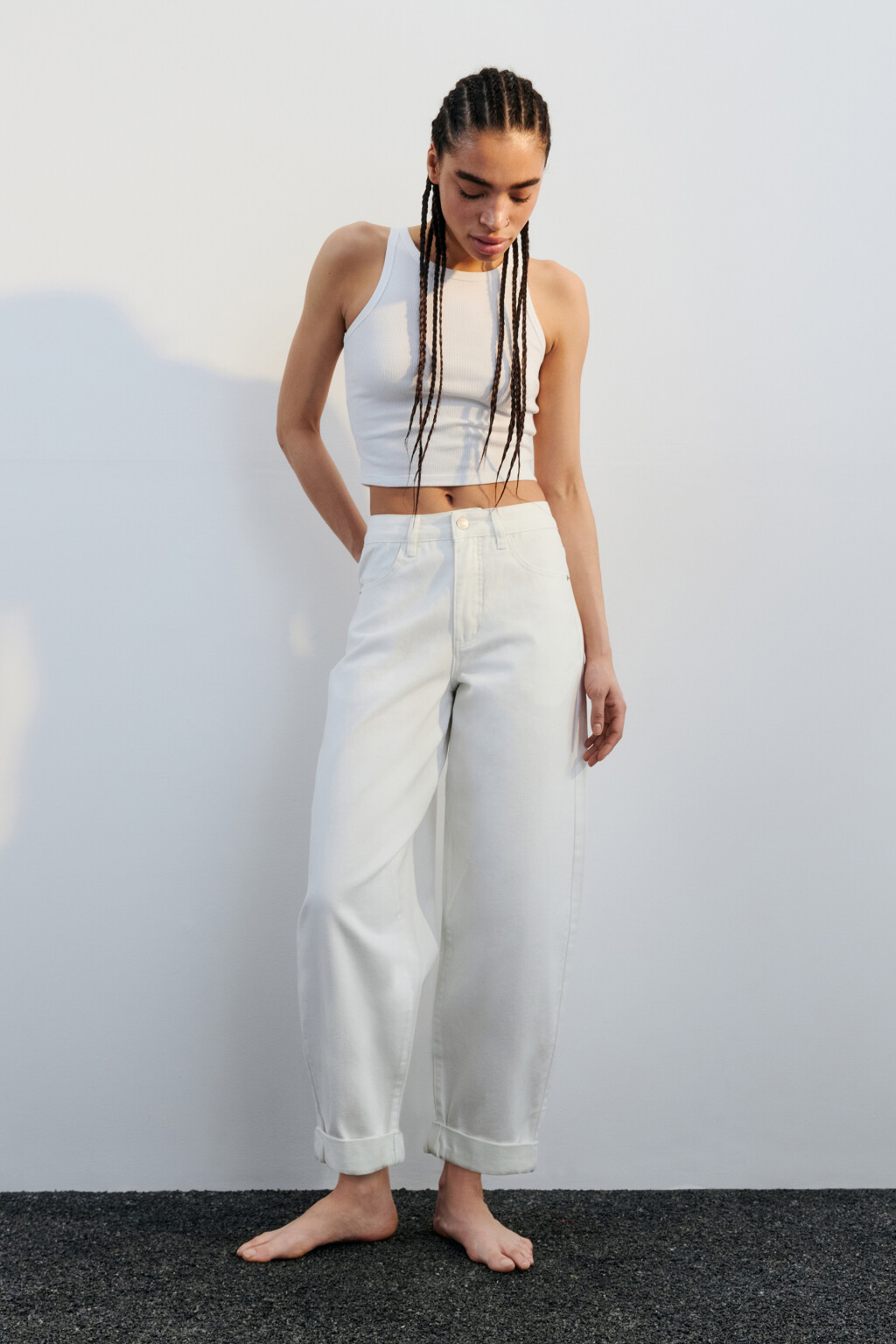 Джинсы-бананы широкие с высокой посадкой - цвет белый - 1