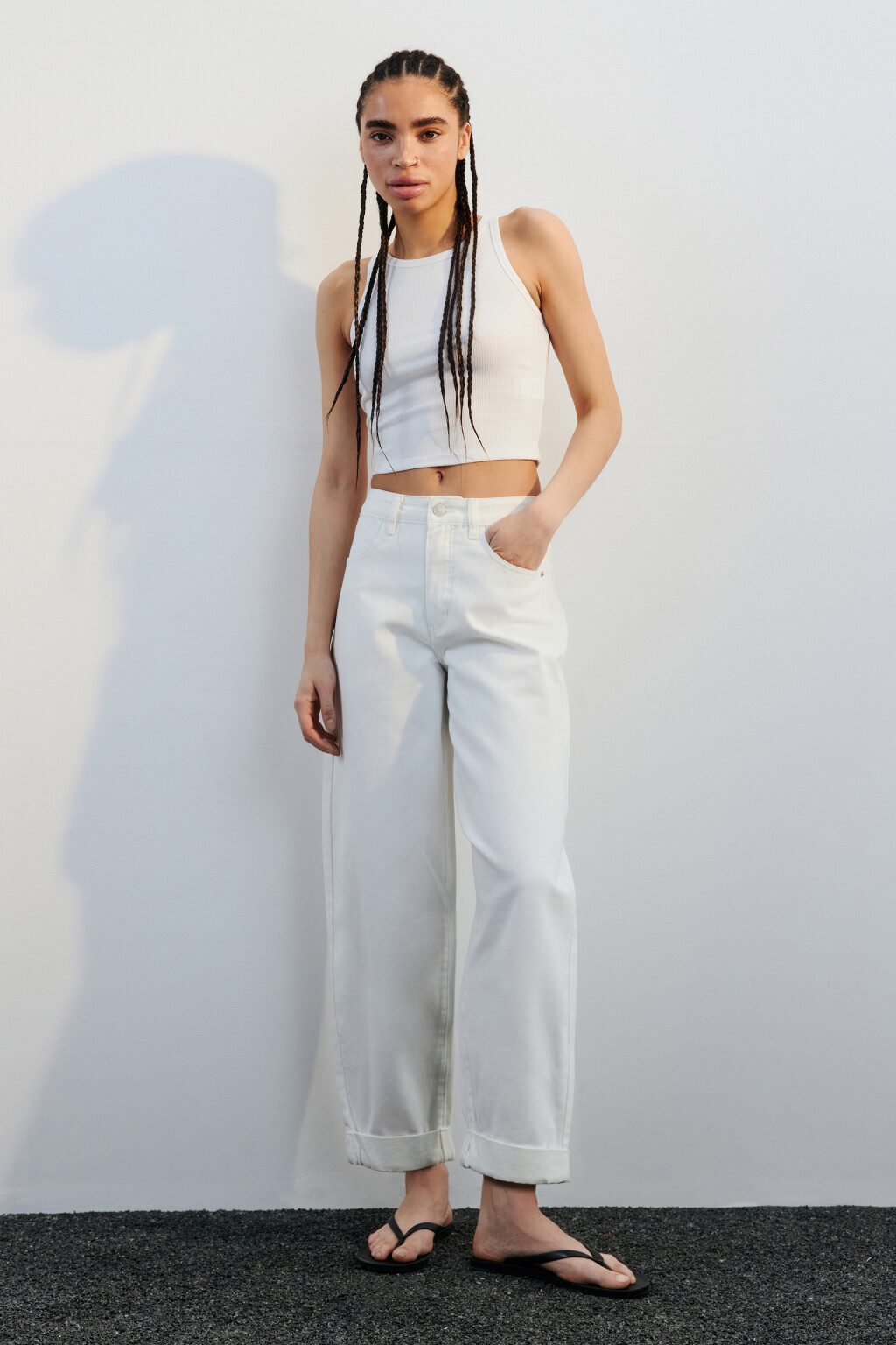 Джинсы-бананы широкие с высокой посадкой - цвет белый - 4